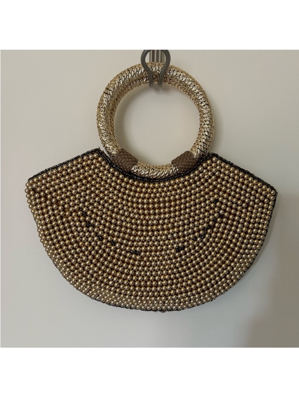 Shell Embellished Handbag - Picture 4 of 7